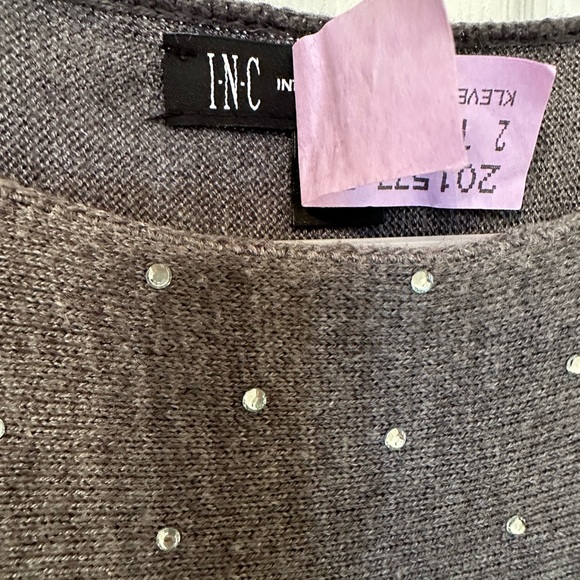 INC LONG SLEEVE EMBELLISHED
SPARKLE HI LOW JEWEL NECK SWEATER. - Picture 4 of 7